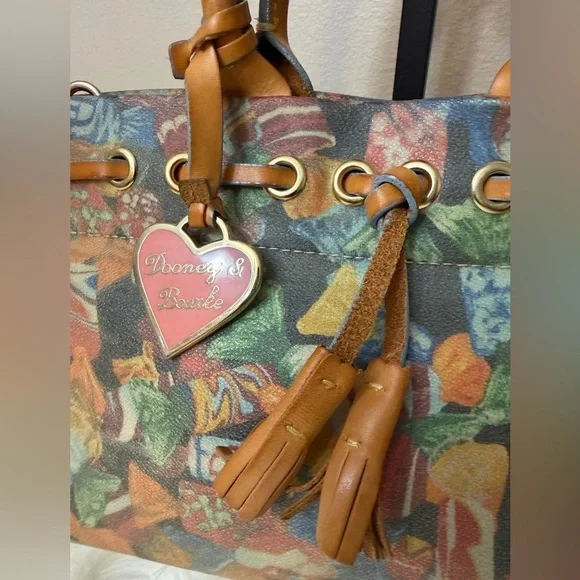 VINTAGE DOONEY & BOURKE BAG SATCHEL BUMBLE BEE LOGO TAG - Picture 2 of 10